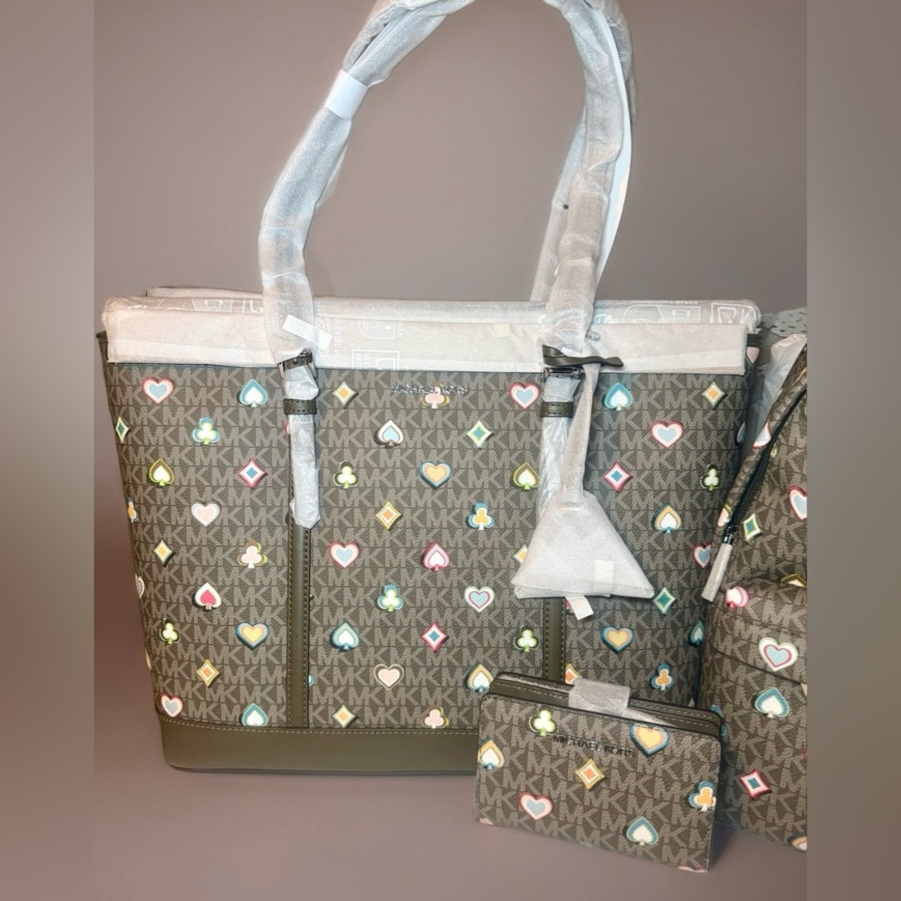 Michael Kors tote - Picture 2 of 7